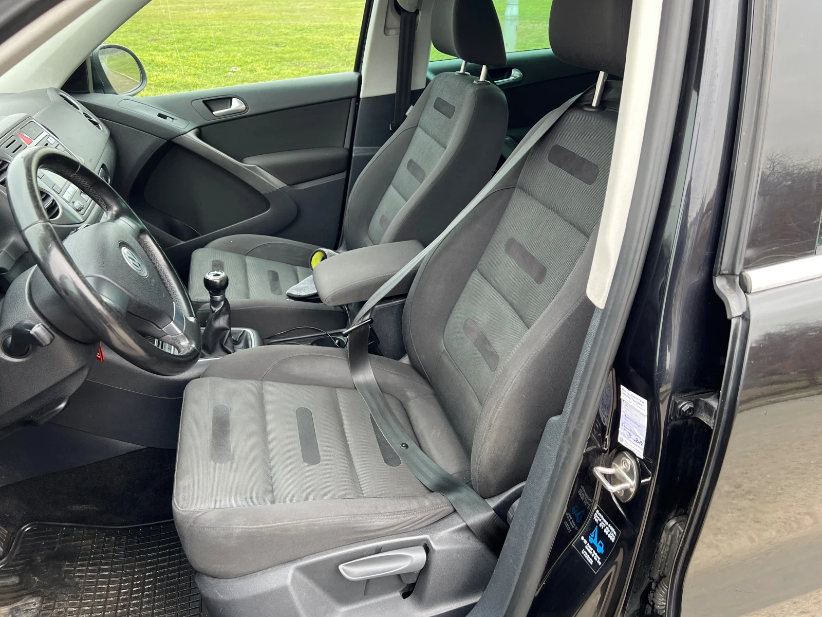 VW Tiguan 1.4 tsi, снимка 9 - Автомобили и джипове - 56529732