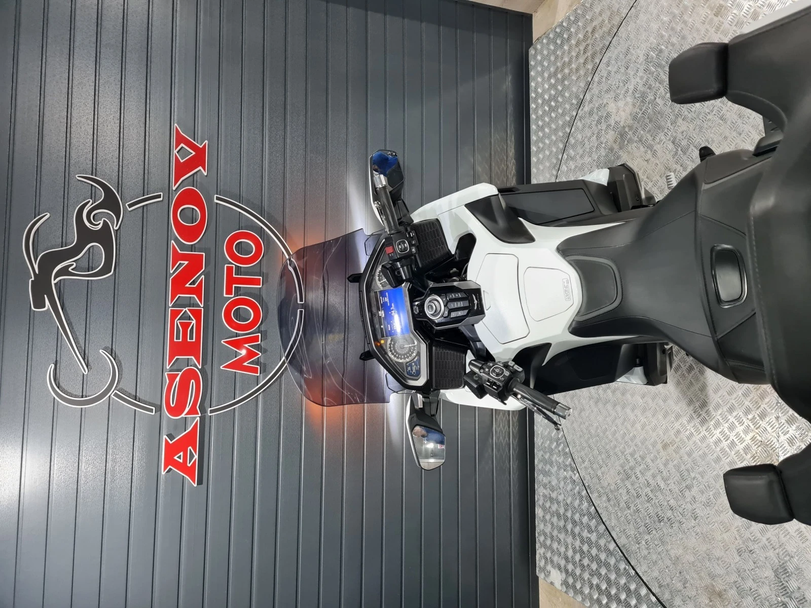 Honda Gold Wing WHITE 2019 MANUAL 6 SPEED - изображение 3