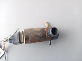 Помпа чистачки Тойота Ярис 1.0Б 