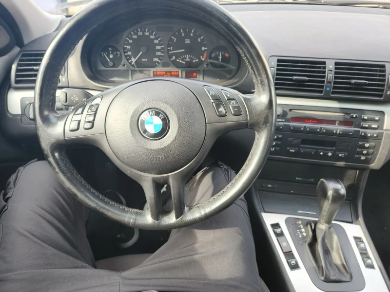 BMW 320 FACELIFT автоматик, снимка 2 - Автомобили и джипове - 47004796