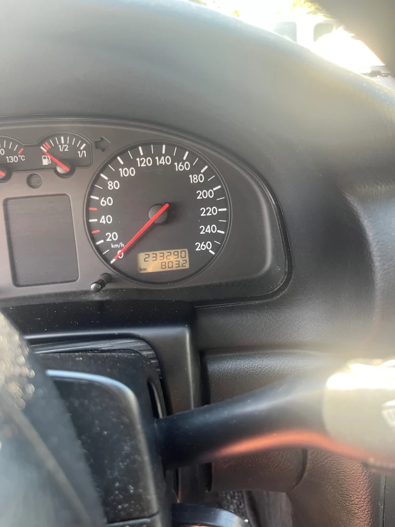 VW Passat 1.8 Т, снимка 8 - Автомобили и джипове - 52792408