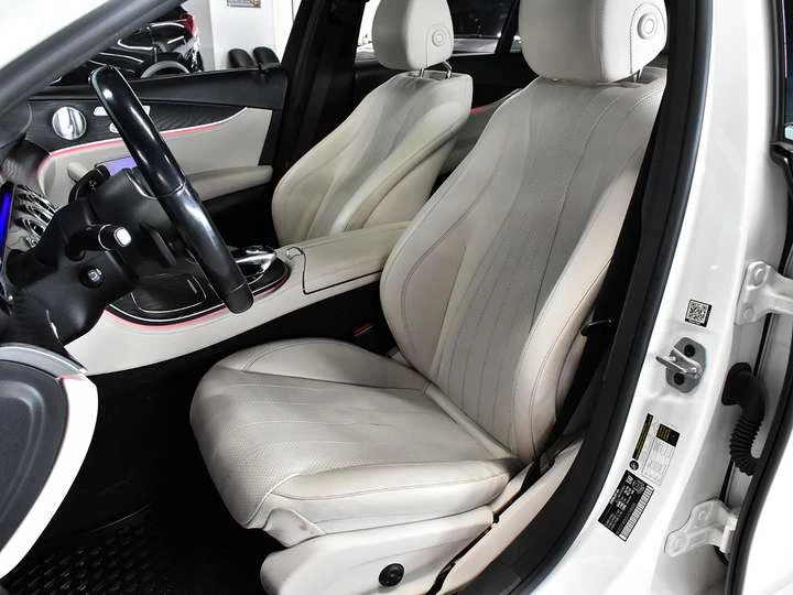 Mercedes-Benz E 350 4Matic l AMG l No Accident, снимка 11 - Автомобили и джипове - 53949626