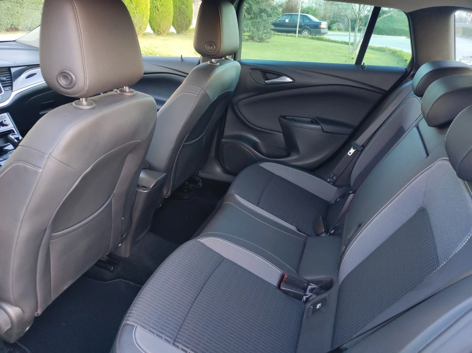 Opel Astra 1.5dci COSMO AВТОМАТ, МАТРИЧНИ ЛЕД ФАРОВЕ  | Mobile.bg — изображение 13