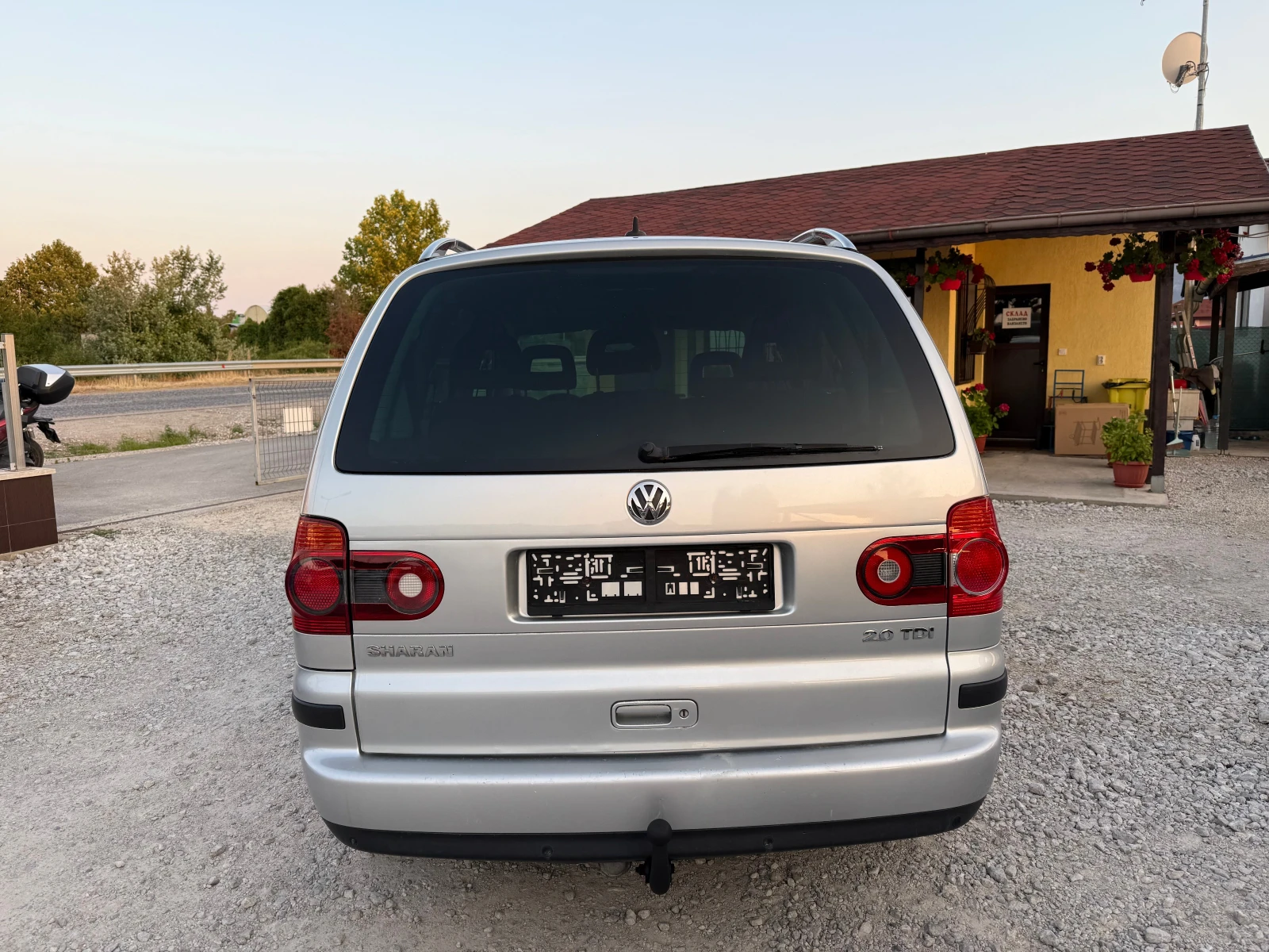VW Sharan 2, 0 TDI КЛИМАТРОНИК !! 7 МЕСТА !! НАВИГАЦИЯ !! - изображение 4