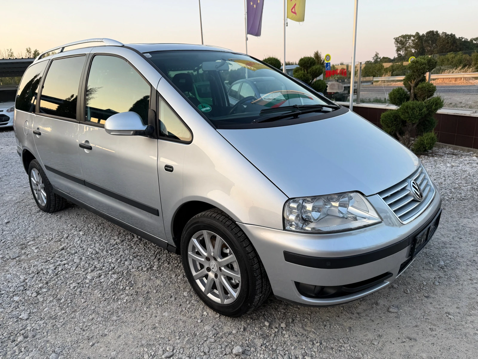 VW Sharan 2, 0 TDI КЛИМАТРОНИК !! 7 МЕСТА !! НАВИГАЦИЯ !! - изображение 7