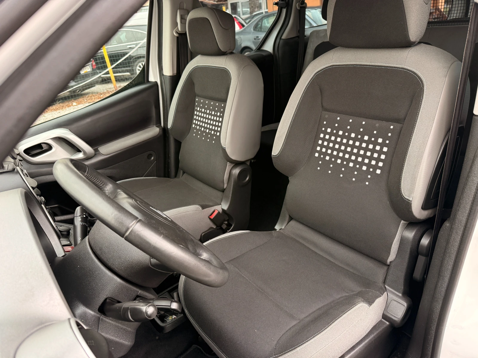 Citroen Berlingo 1.6HDI M1;EURO6;4+ 1�����;TUV | Mobile.bg � ����������� 9