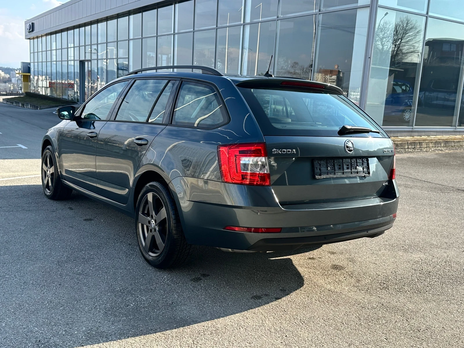 Skoda Octavia 2.0D 4x4, снимка 7 - Автомобили и джипове - 53741199