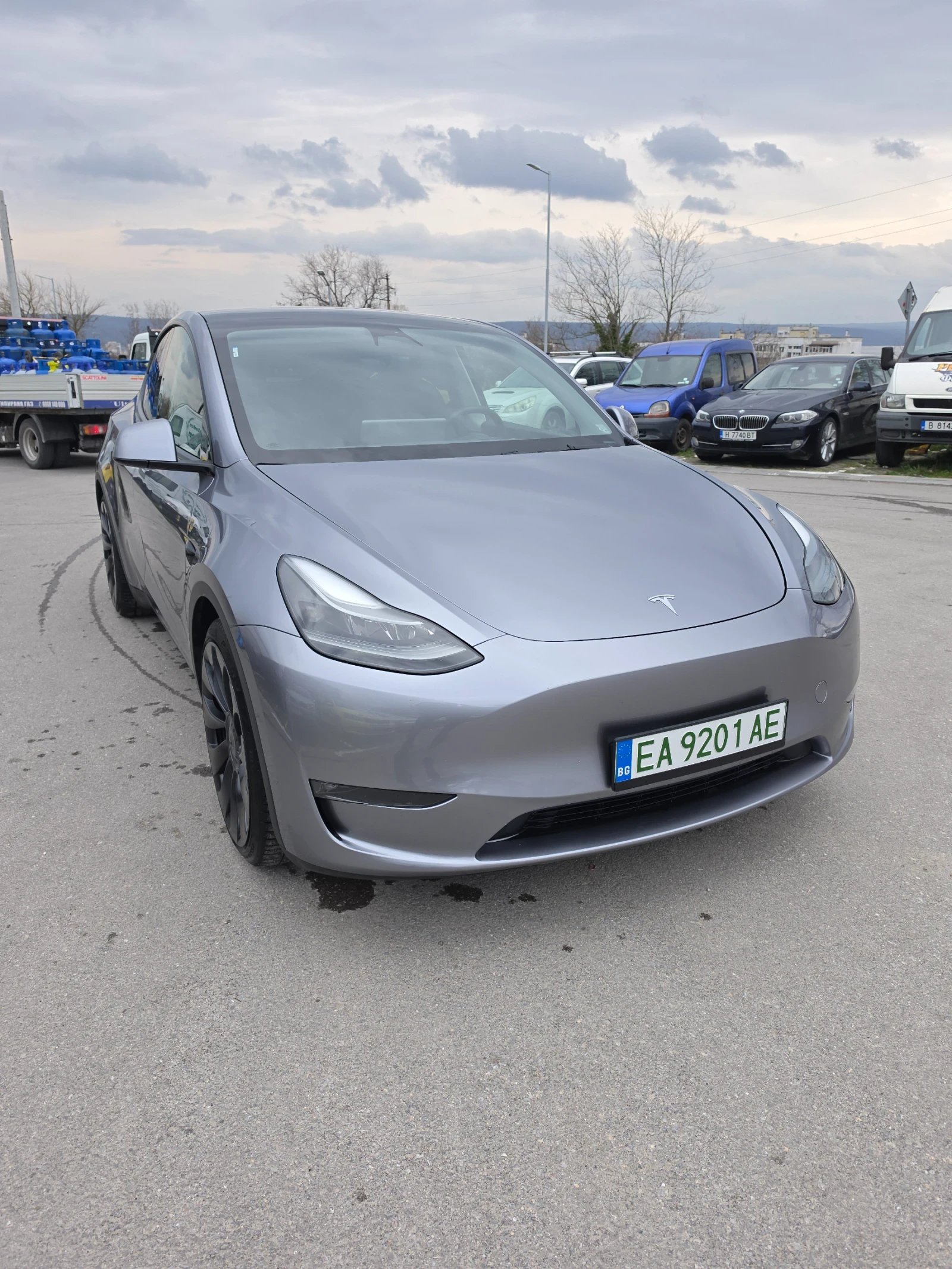 Tesla Model Y Performance 17000km В Гаранция