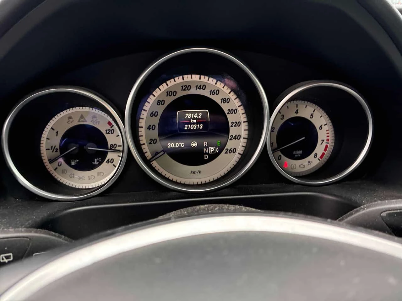 Mercedes-Benz E 400 * CARFAX * HARMAN * 360 * ПАНОРАМА * , снимка 8 - Автомобили и джипове - 54060535