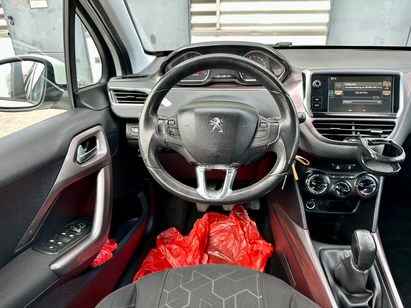 Peugeot 2008 1.6 e-HDI, снимка 8 - Автомобили и джипове - 55277551