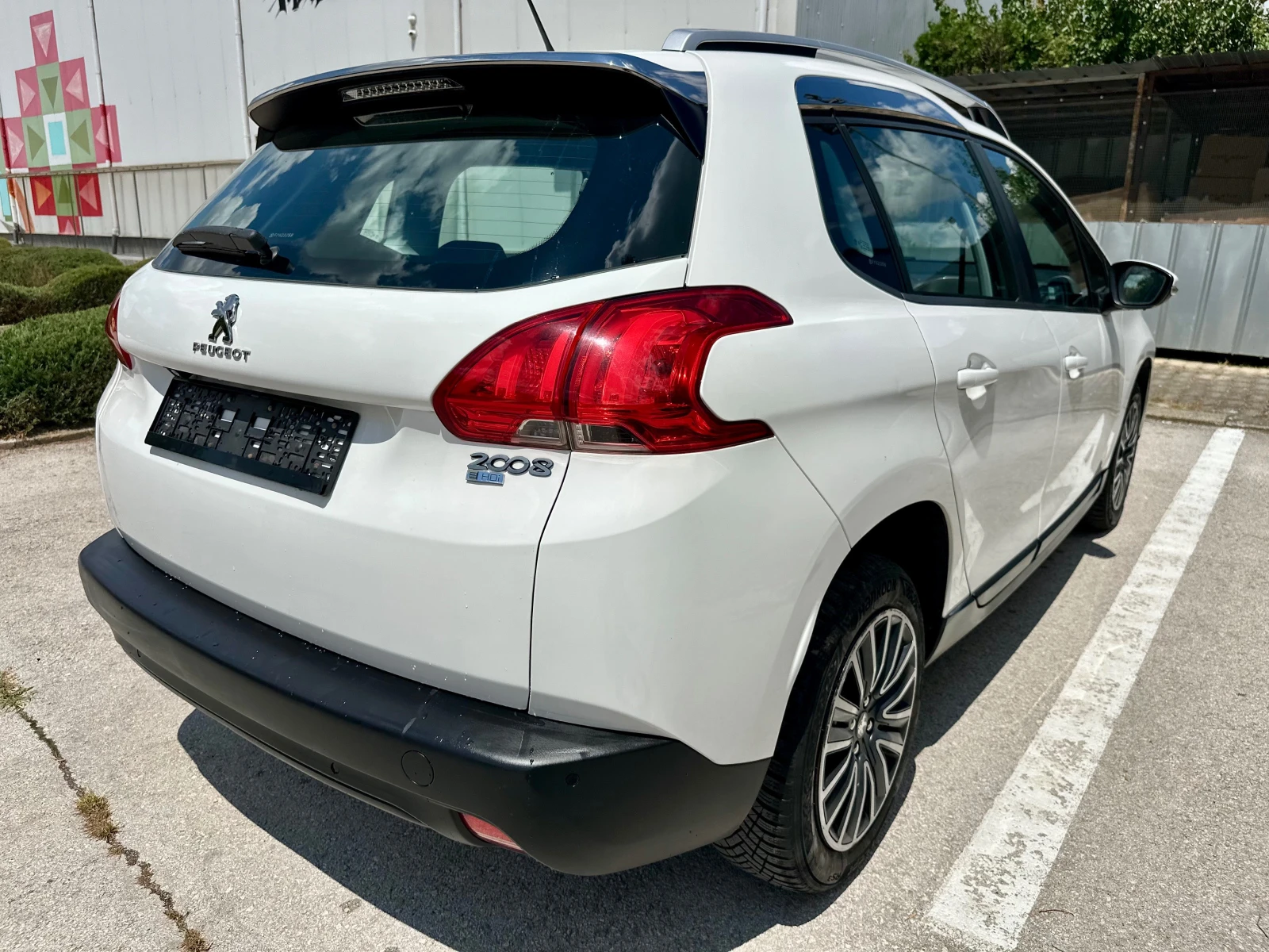 Peugeot 2008 1.6 e-HDI, снимка 4 - Автомобили и джипове - 55277551