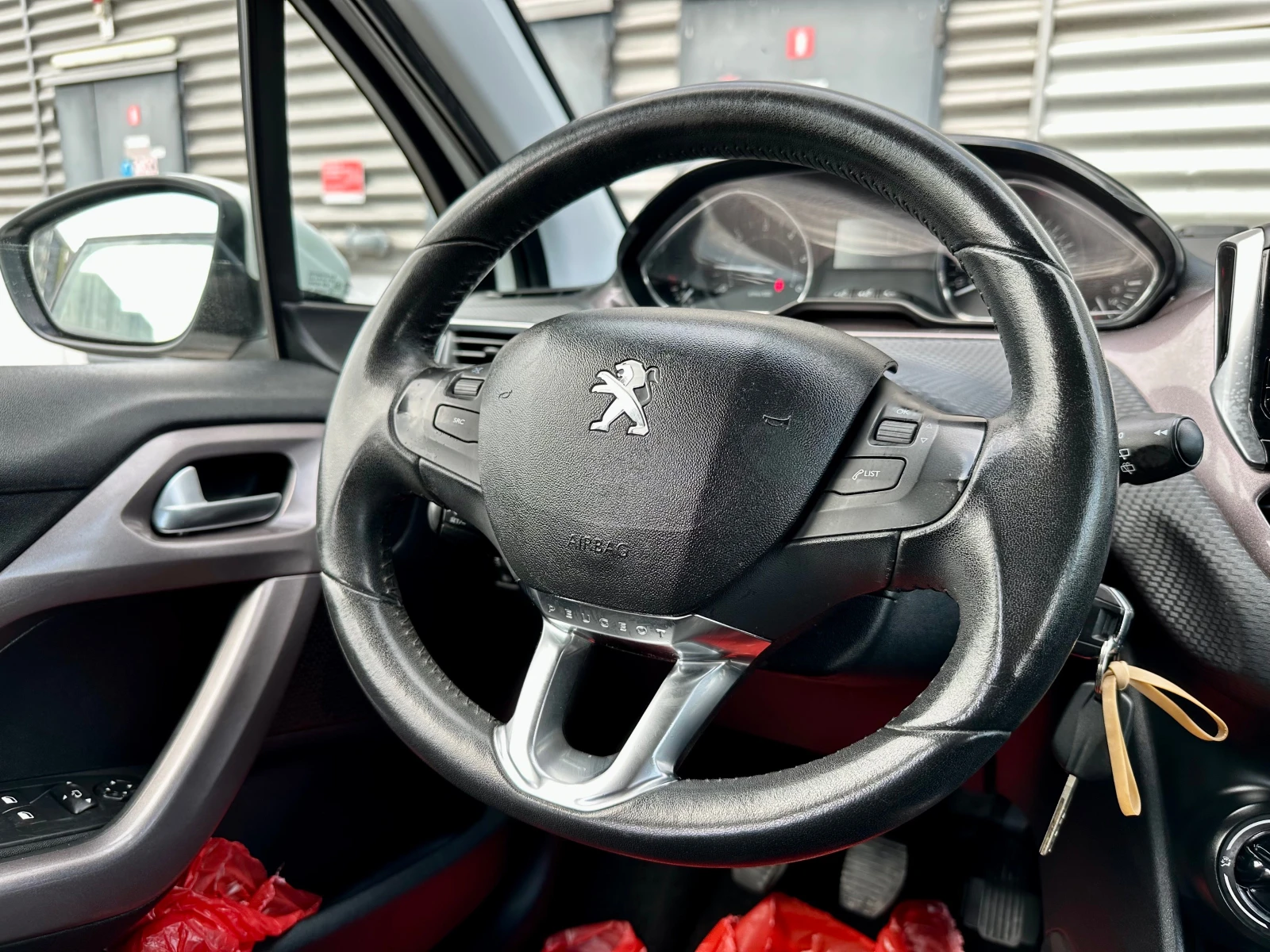 Peugeot 2008 1.6 e-HDI, снимка 9 - Автомобили и джипове - 55277551