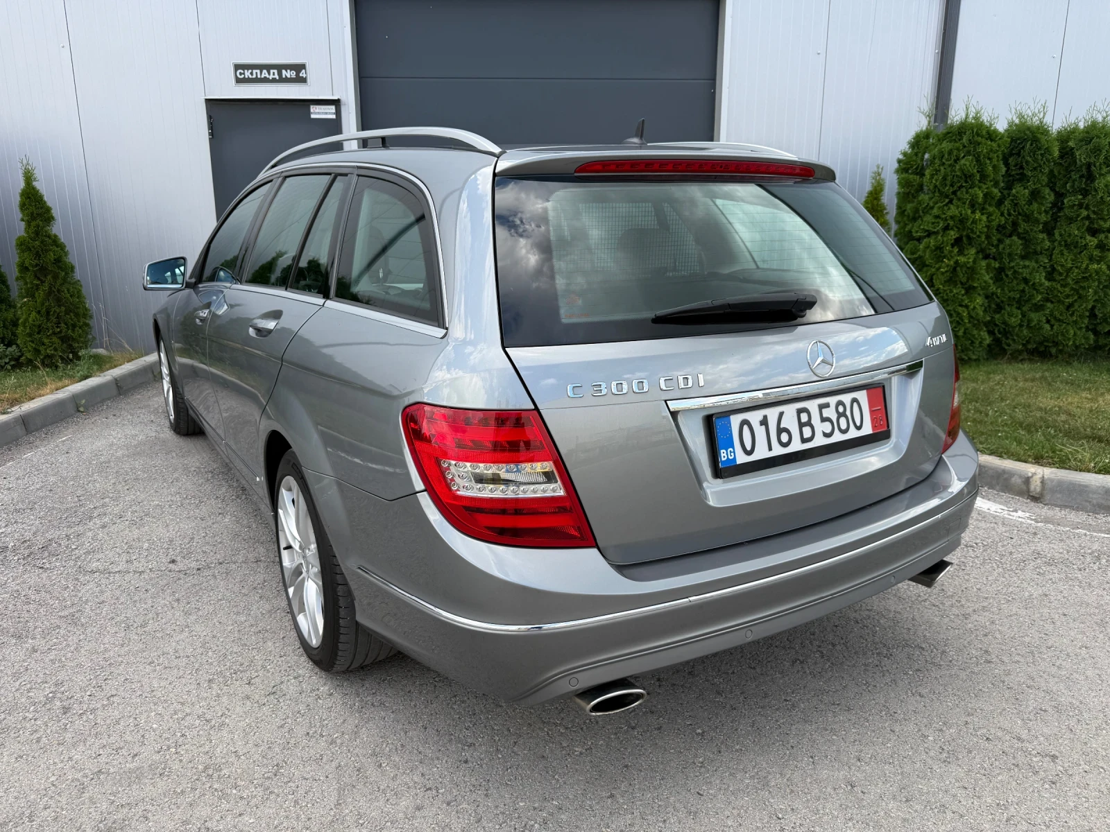 Mercedes-Benz C 300 4-Matic Swiss, снимка 4 - Автомобили и джипове - 55308142