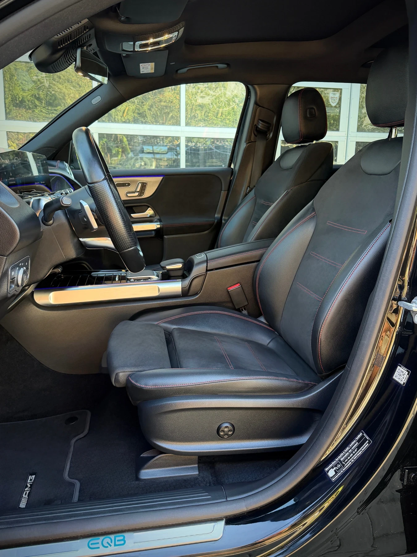 Mercedes-Benz EQB 350//AMG LINE//4MATIC//ЛИЗИНГ//, снимка 11 - Автомобили и джипове - 55676466