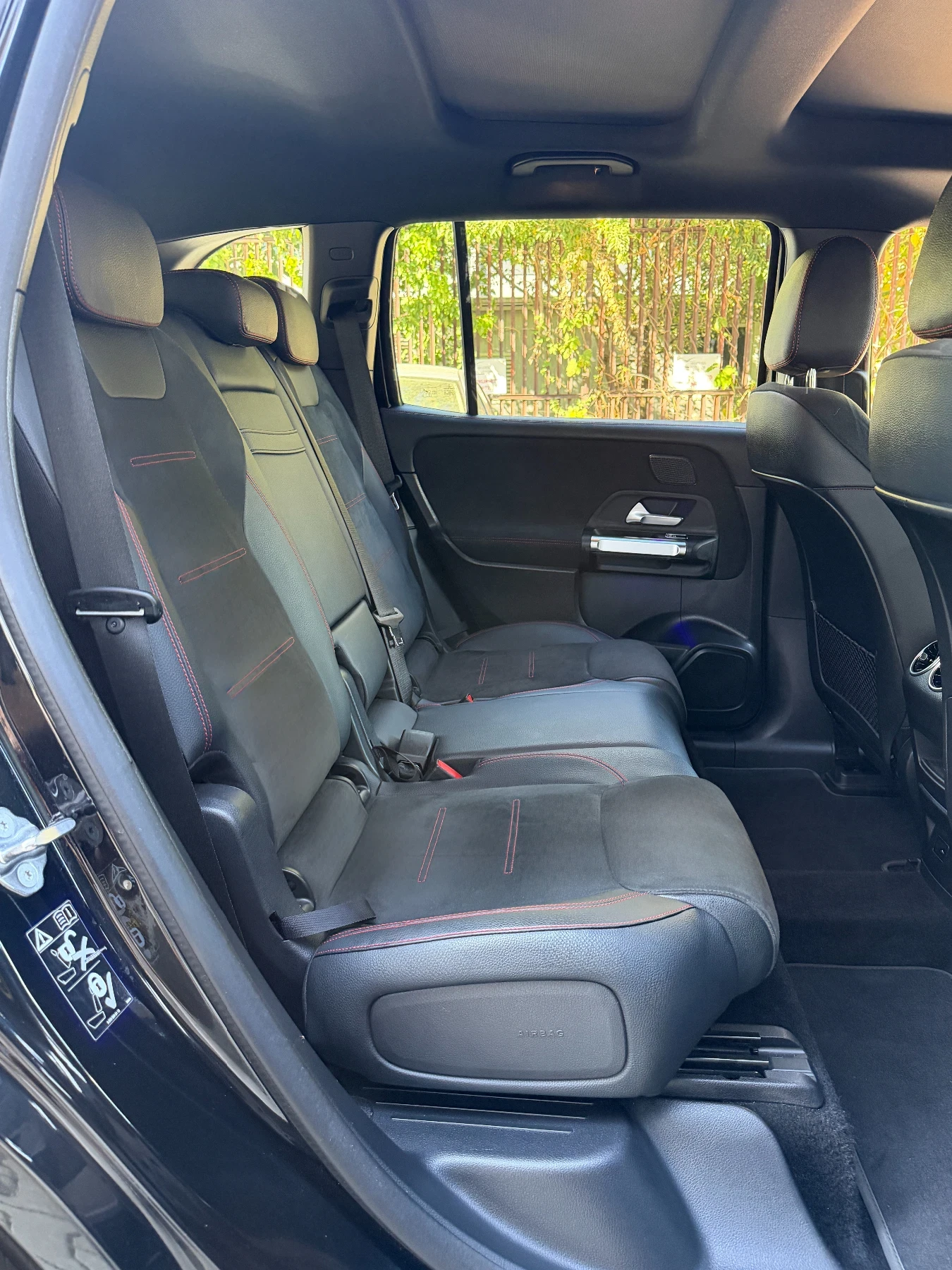 Mercedes-Benz EQB 350//AMG LINE//4MATIC//ЛИЗИНГ//, снимка 14 - Автомобили и джипове - 55676466