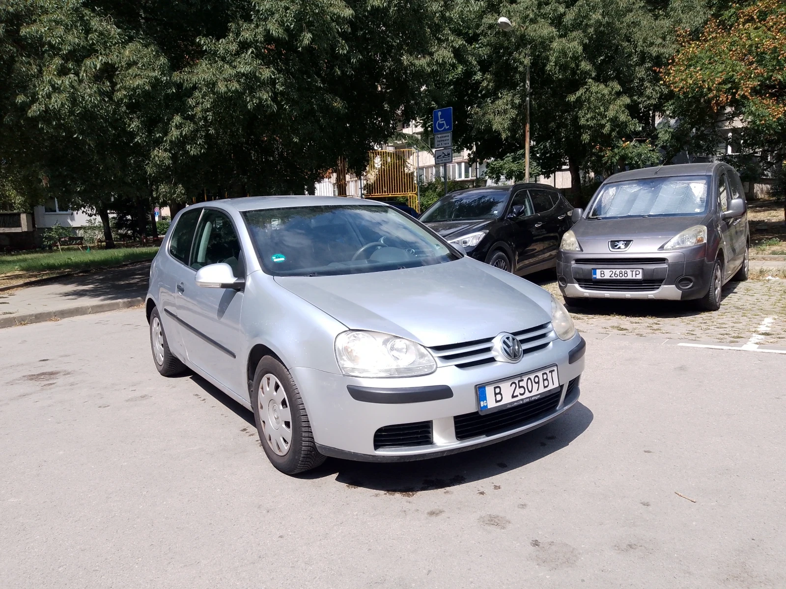 VW Golf Спешно!  Голф 5 Бензин, снимка 4 - Автомобили и джипове - 55897873