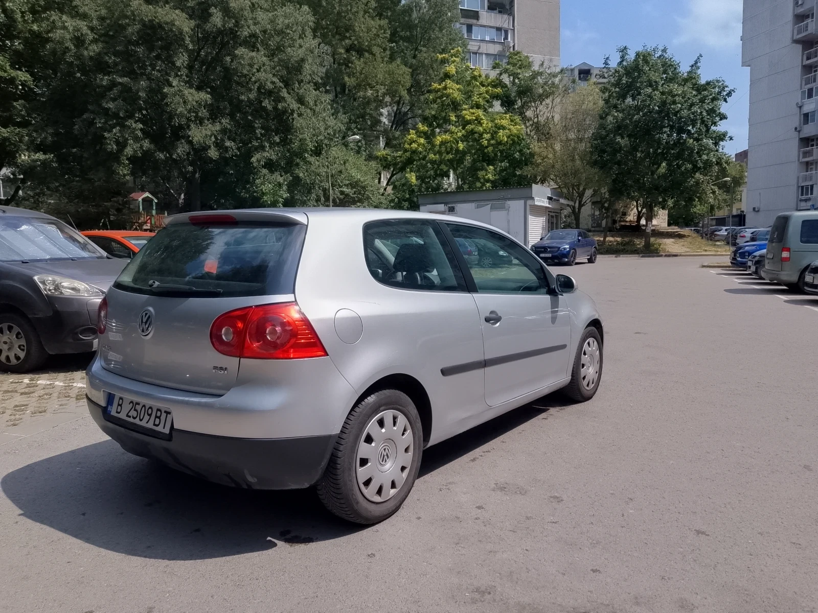 VW Golf Спешно!  Голф 5 Бензин, снимка 3 - Автомобили и джипове - 55897873
