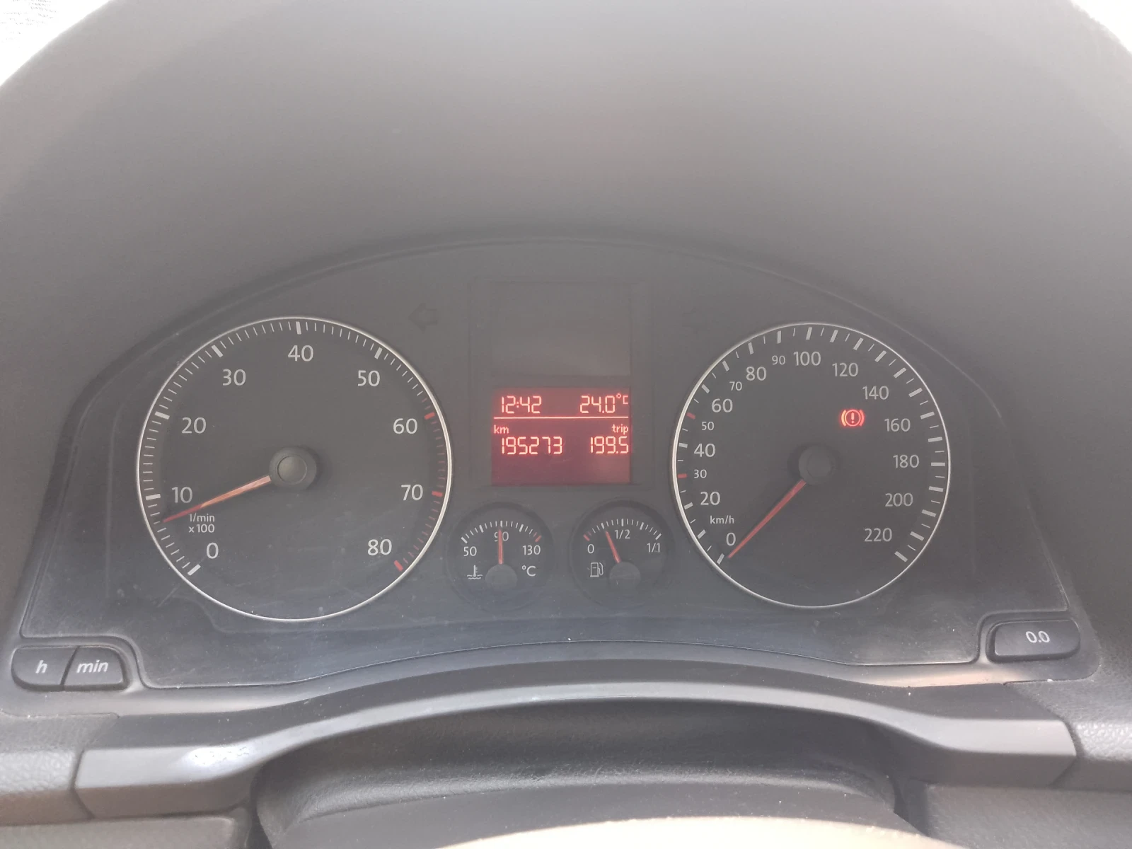 VW Golf Спешно!  Голф 5 Бензин, снимка 10 - Автомобили и джипове - 55897873