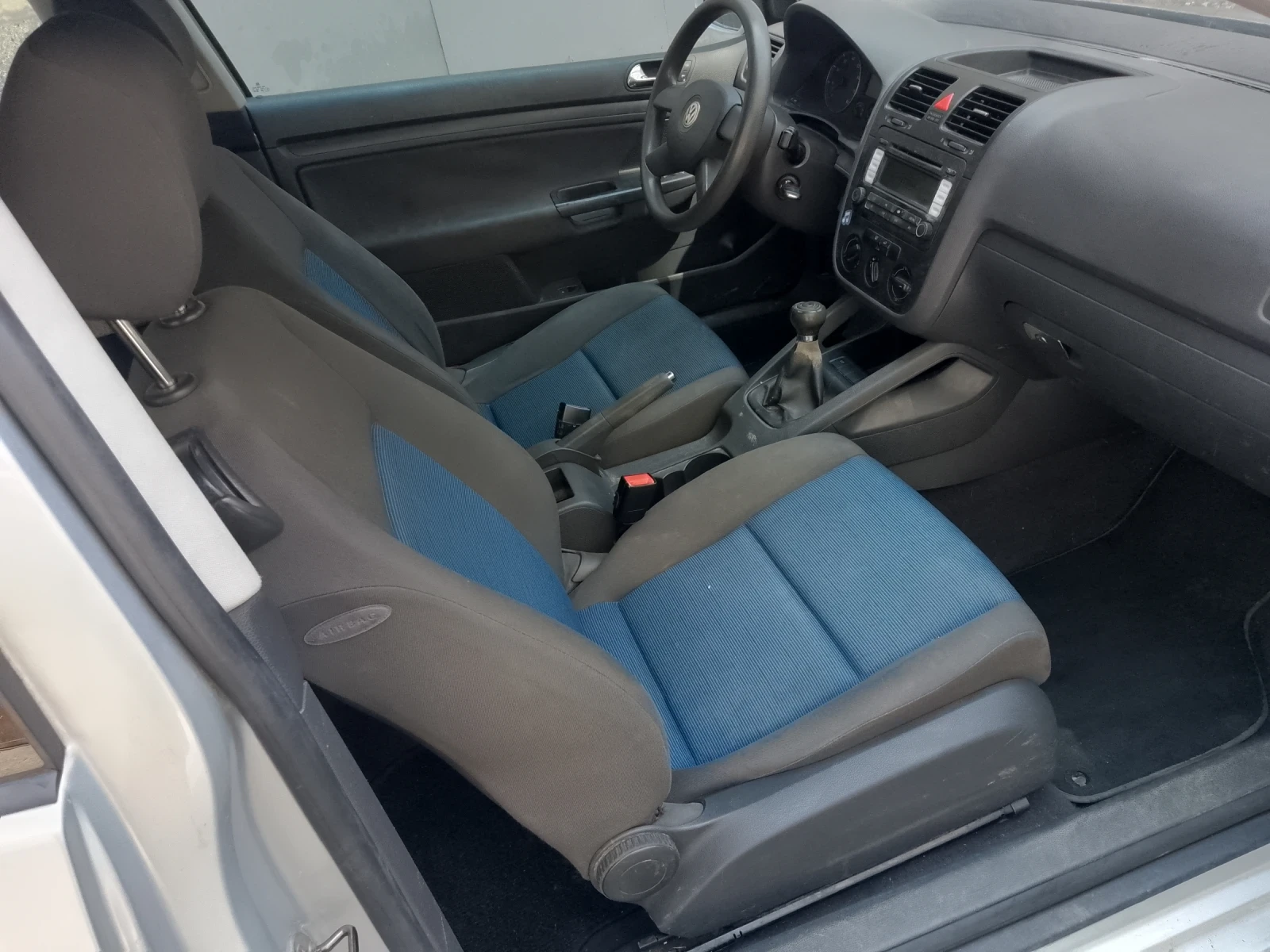 VW Golf Спешно!  Голф 5 Бензин, снимка 7 - Автомобили и джипове - 55897873
