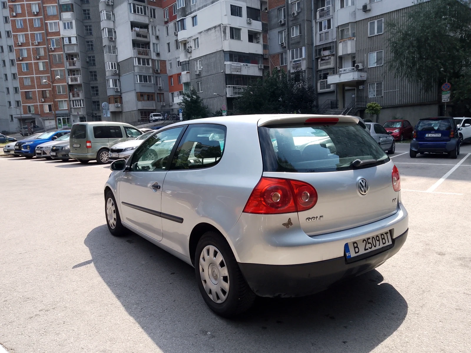 VW Golf Спешно!  Голф 5 Бензин, снимка 2 - Автомобили и джипове - 55897873