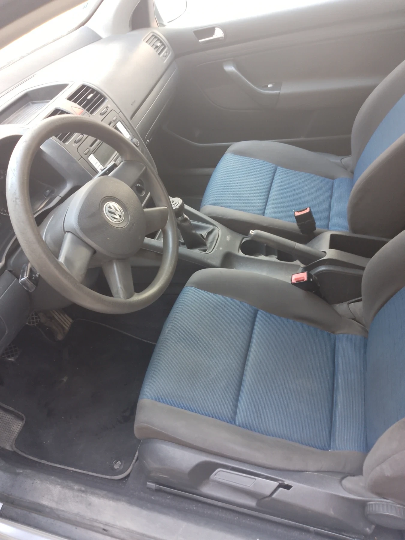 VW Golf Спешно!  Голф 5 Бензин, снимка 5 - Автомобили и джипове - 55897873