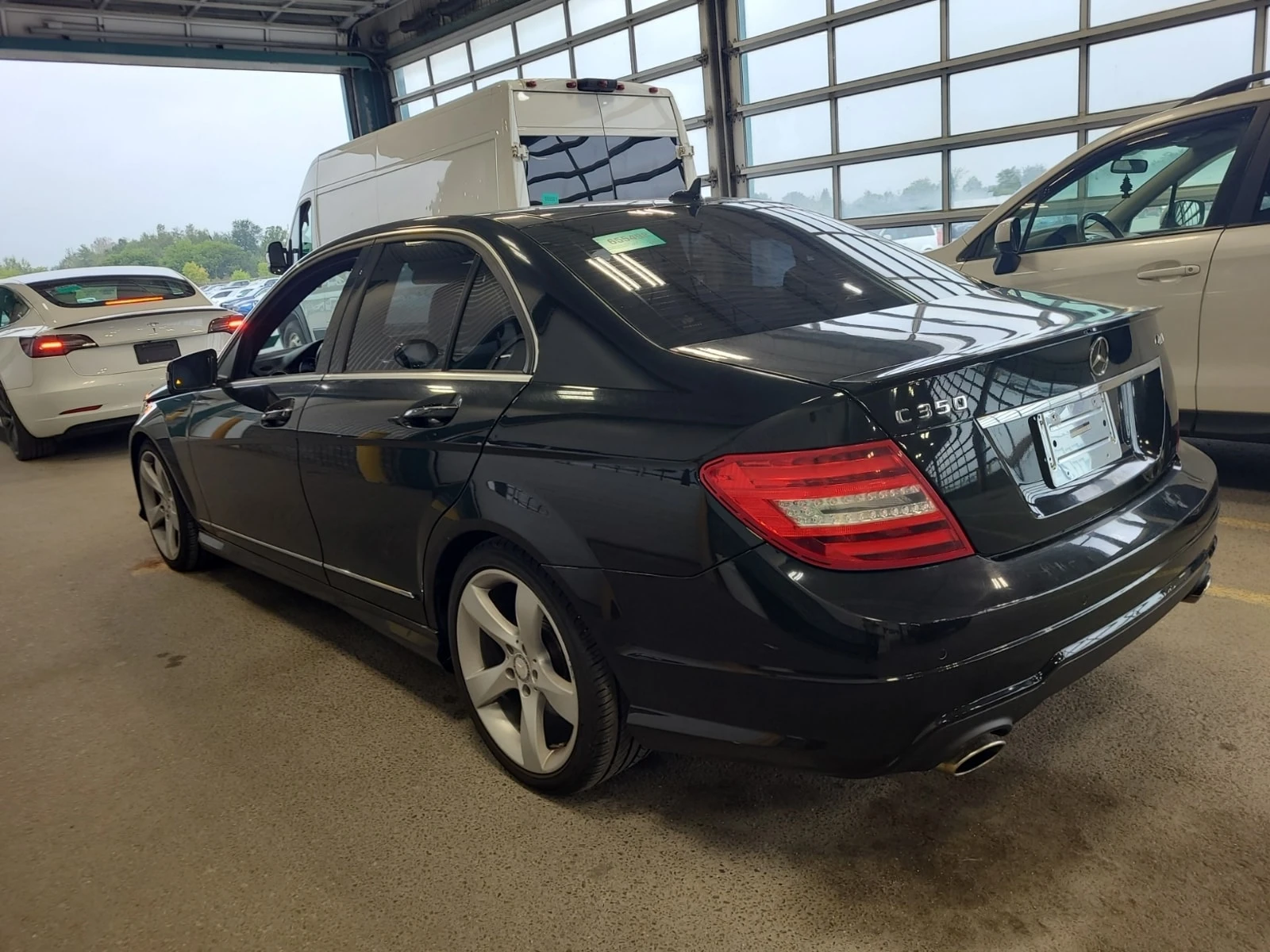 Mercedes-Benz C 350 * AMG Line * CARFAX * , снимка 4 - Автомобили и джипове - 55985540