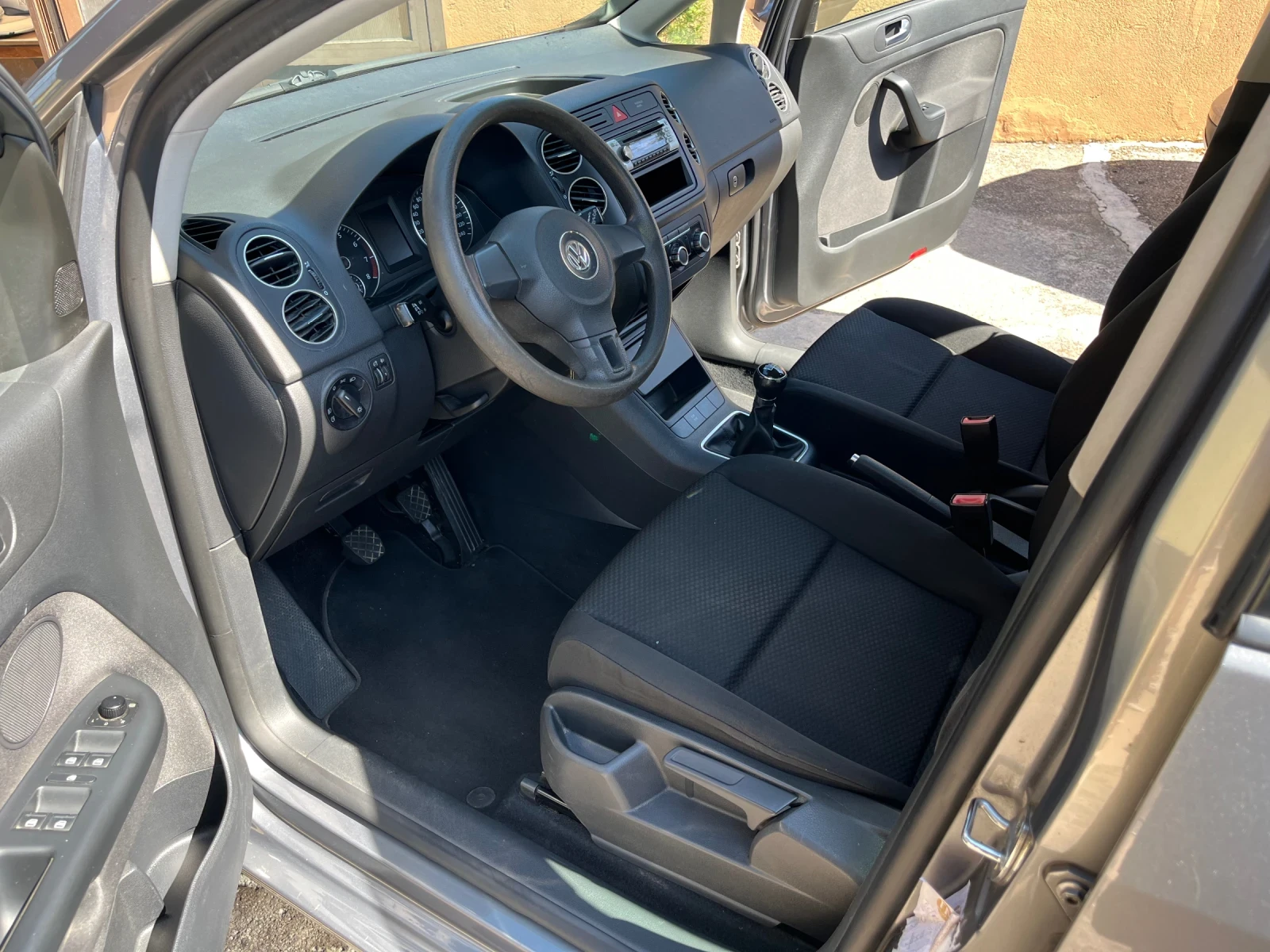 VW Golf Plus 1, 6 I 102 кс  Euro 5A, снимка 7 - Автомобили и джипове - 56007280