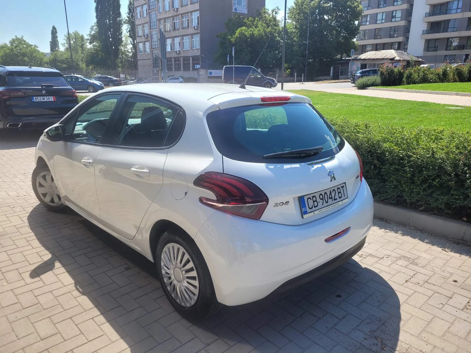 Peugeot 208, снимка 3 - Автомобили и джипове - 56119610