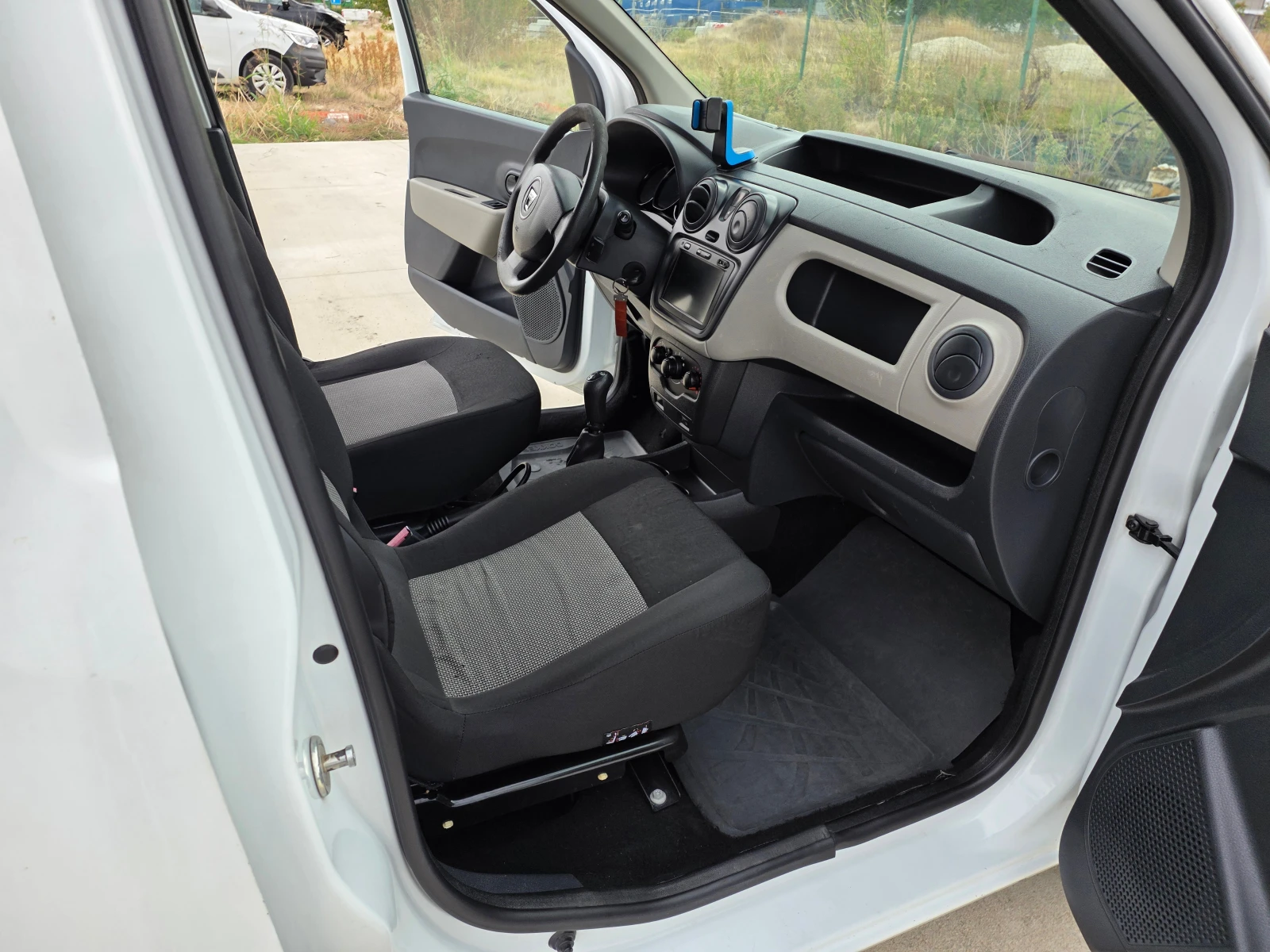 Dacia Dokker 1, 6 на ГАЗ, снимка 7 - Автомобили и джипове - 56162556