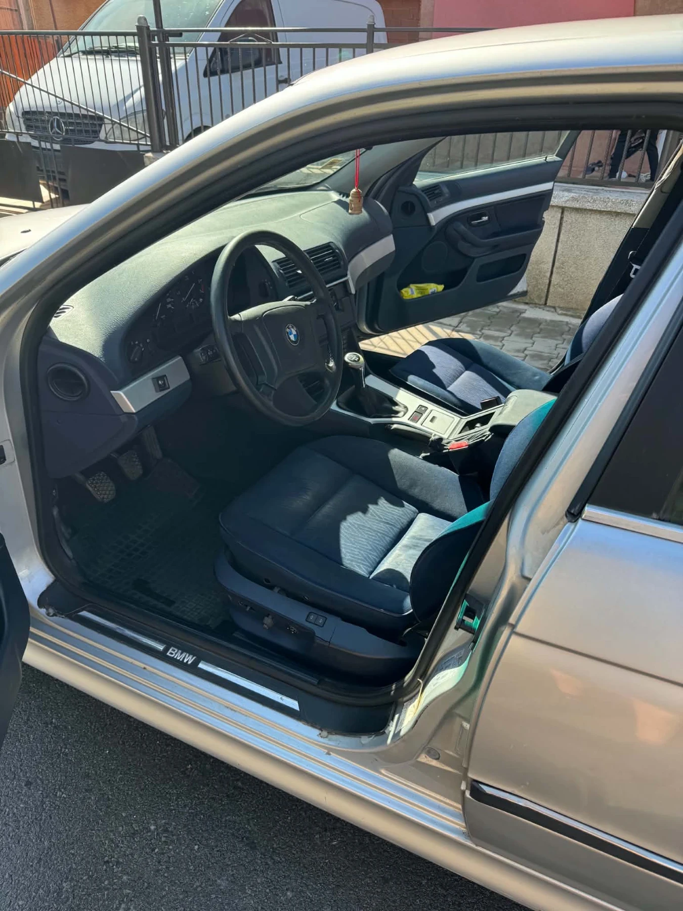 BMW 520, снимка 8 - Автомобили и джипове - 56439398