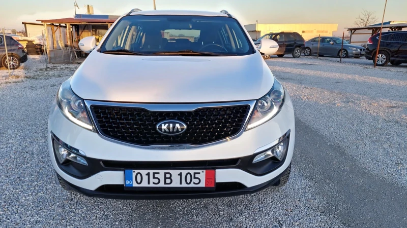 Kia Sportage 1.6i ГАЗ НАВИ КАМЕРА КСЕНОН, снимка 2 - Автомобили и джипове - 48853239