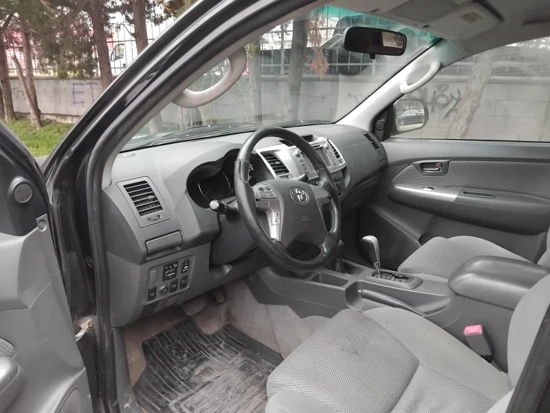 Toyota Hilux 3, 0 Автоматик, Навигация, Климатроник!, снимка 9 - Автомобили и джипове - 52666090