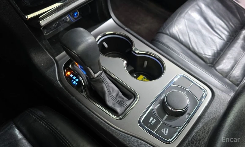 Jeep Grand cherokee, снимка 9 - Автомобили и джипове - 52964673