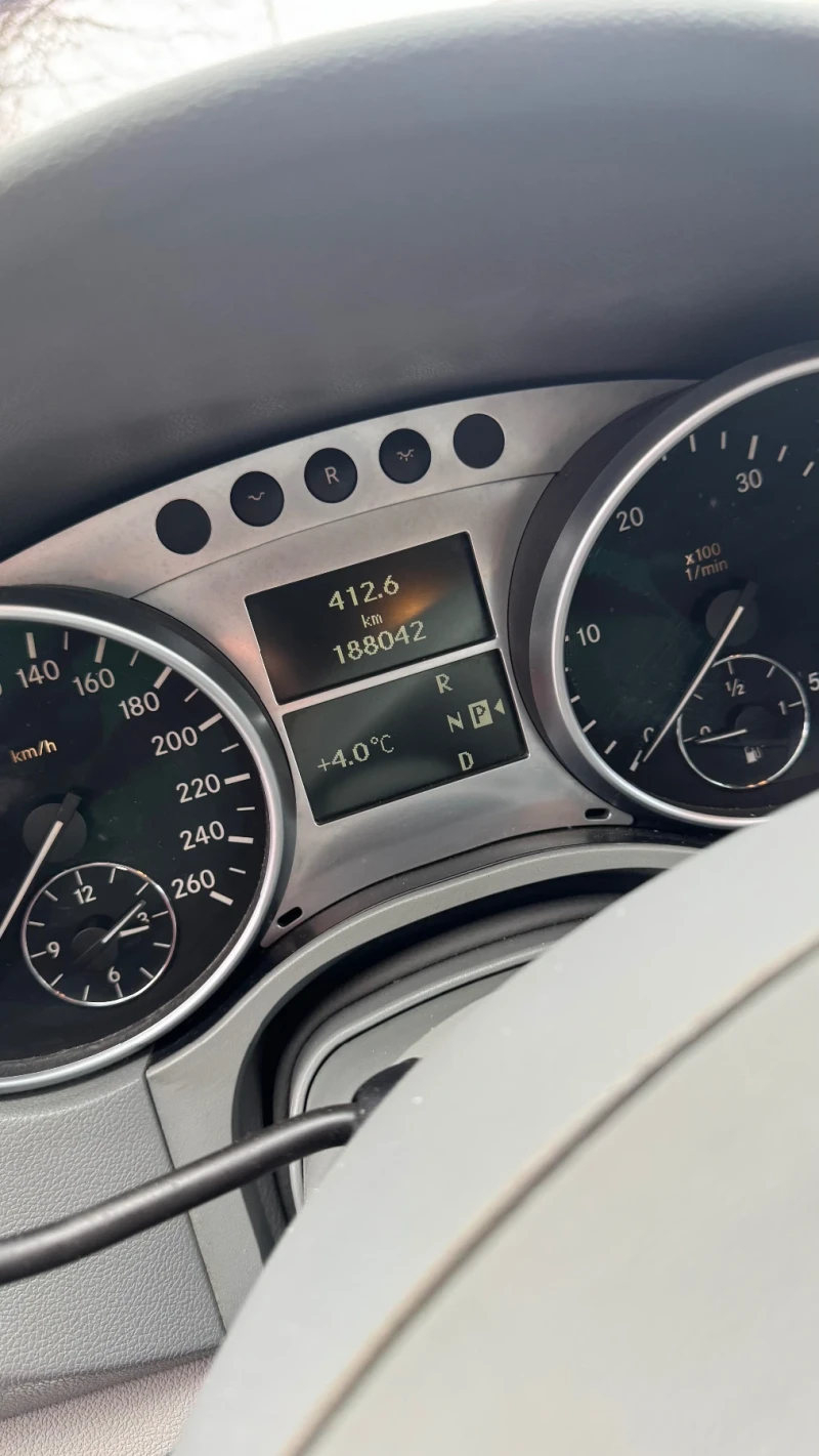 Mercedes-Benz ML 320, снимка 9 - Автомобили и джипове - 53238108