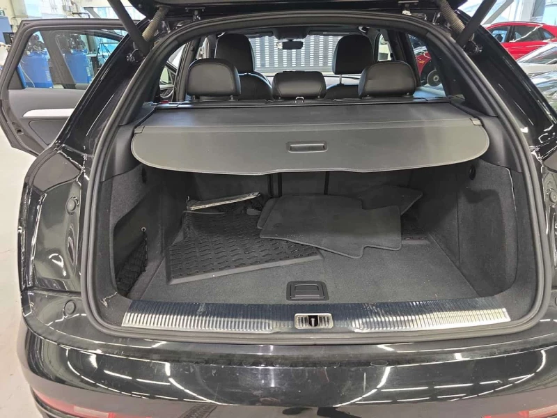 Audi Q3  Technik / LED / BOSE / PANO /ПОДГРЕВИ, снимка 15 - Автомобили и джипове - 53535248