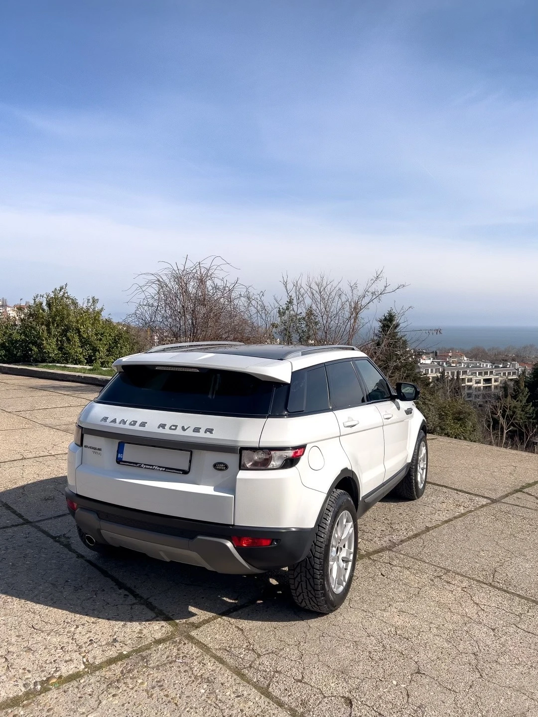 Land Rover Range Rover Evoque 2.2 TD4 AWD - изображение 2