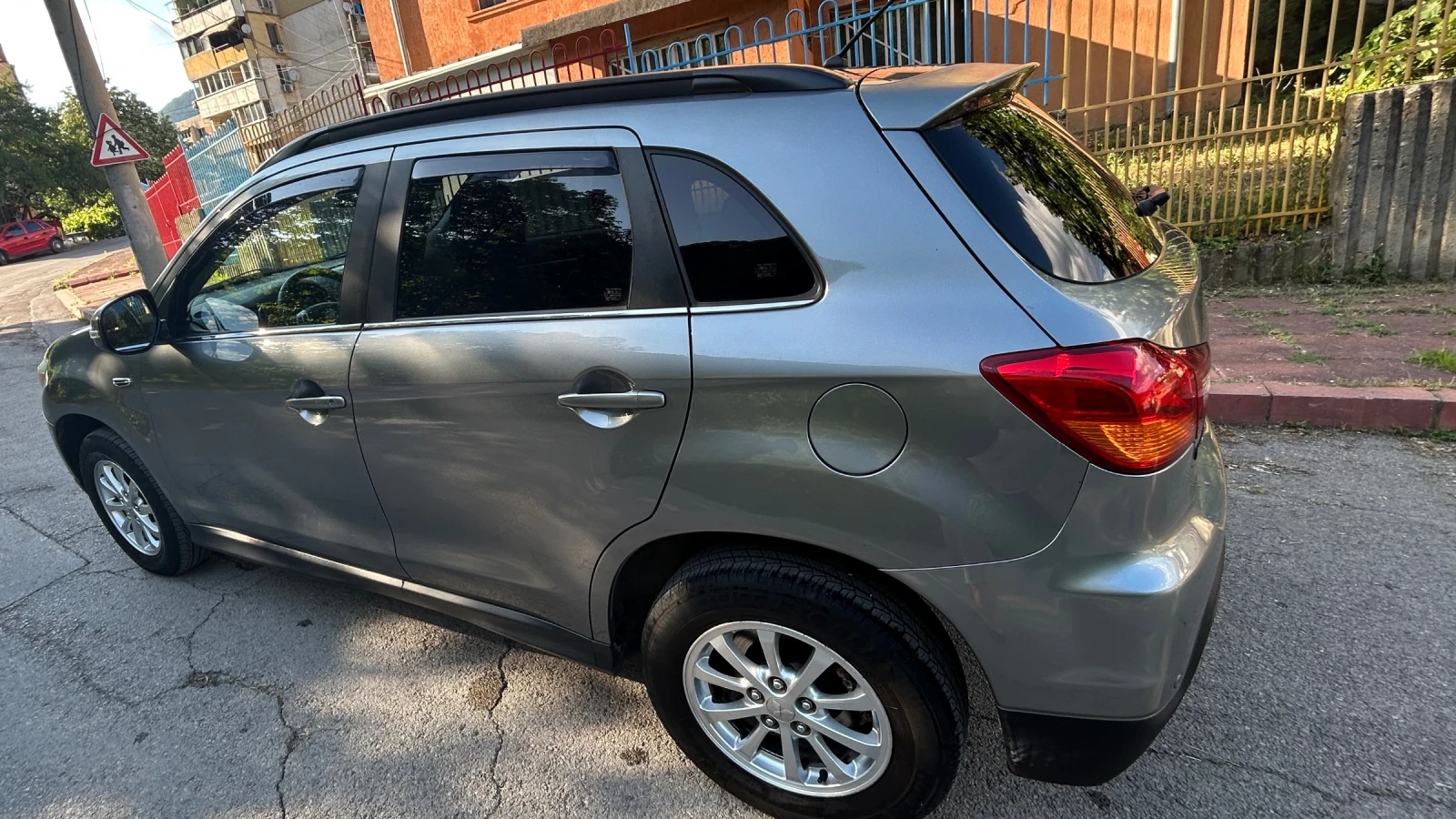 Mitsubishi ASX 1.8  4x4 - изображение 3