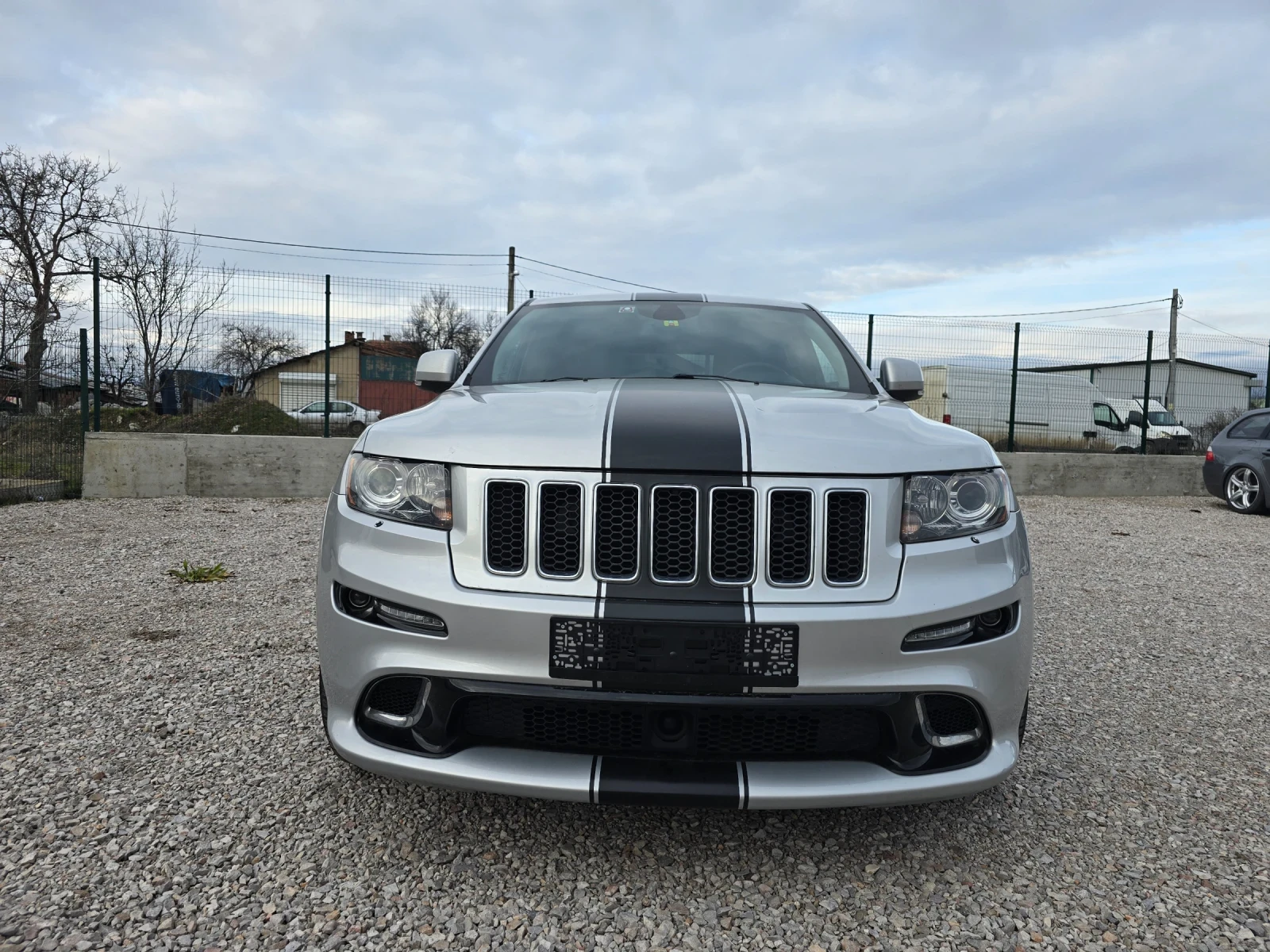 Jeep Grand cherokee 6.4 SRT - изображение 9