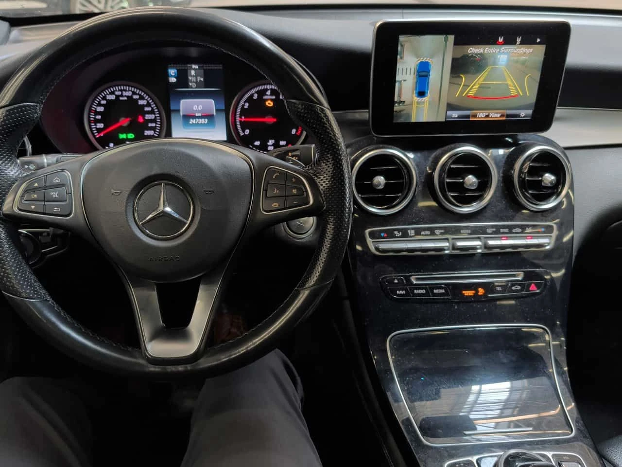 Mercedes-Benz GLC 300 4MATIC COUPE * 360 КАМЕРА* ПАНОРАМА* ПОДГРЕВ* , снимка 9 - Автомобили и джипове - 54093980