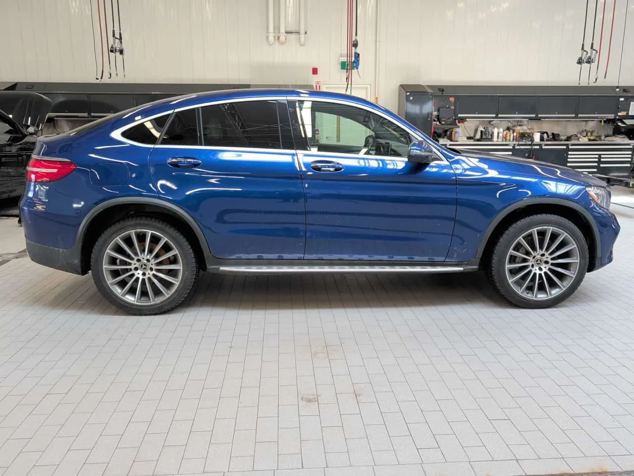 Mercedes-Benz GLC 300 4MATIC COUPE * 360 КАМЕРА* ПАНОРАМА* ПОДГРЕВ* , снимка 4 - Автомобили и джипове - 54093980