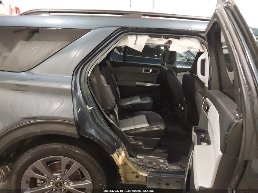 Ford Explorer 2.3l Xlt, снимка 8 - Автомобили и джипове - 54315372