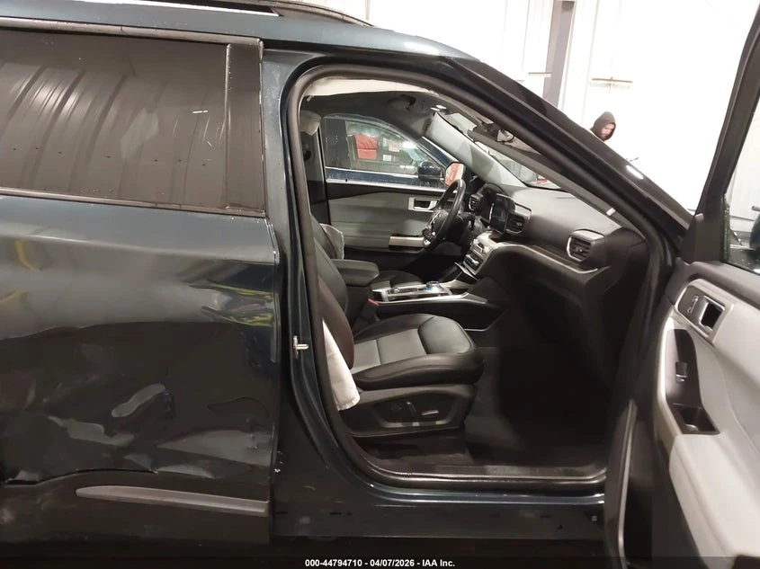 Ford Explorer 2.3l Xlt, снимка 5 - Автомобили и джипове - 54315372