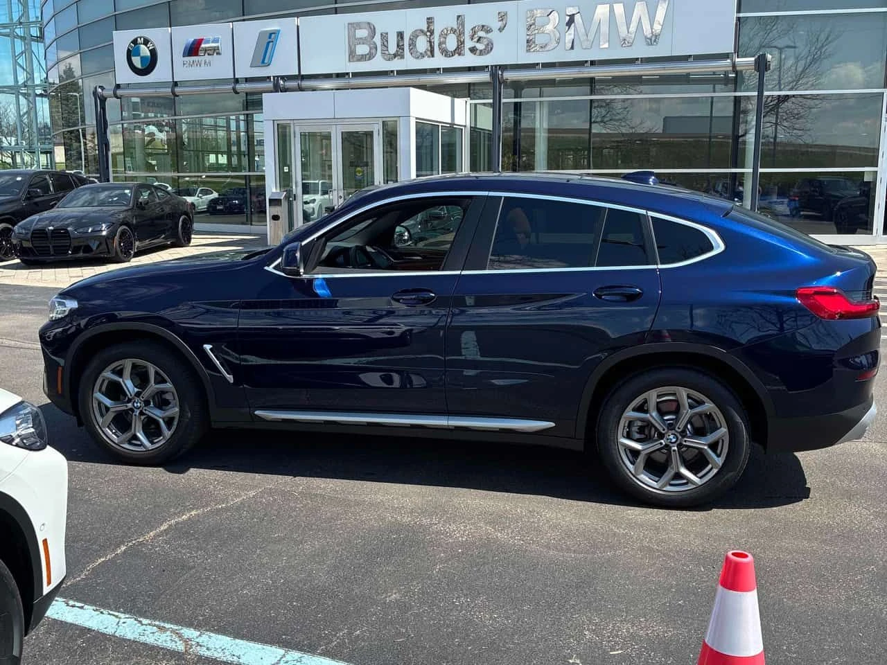 BMW X4 | ПОДГРЕВ | ПАНОРАМА  | CARFAX | , снимка 2 - Автомобили и джипове - 54480257