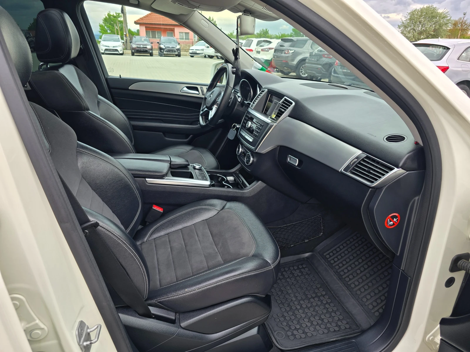 Mercedes-Benz ML 250 AMG-Optik, Pano, 4-matic!, снимка 9 - Автомобили и джипове - 54511130
