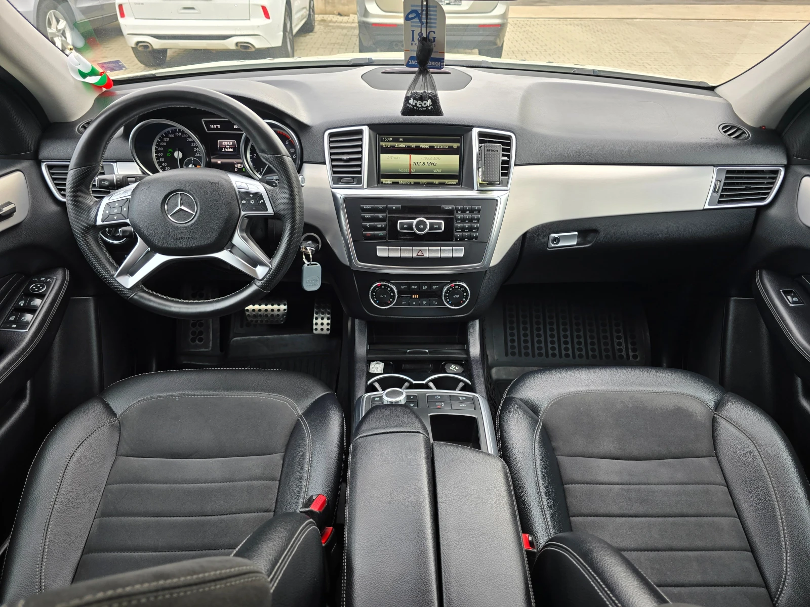 Mercedes-Benz ML 250 AMG-Optik, Pano, 4-matic!, снимка 7 - Автомобили и джипове - 54511130