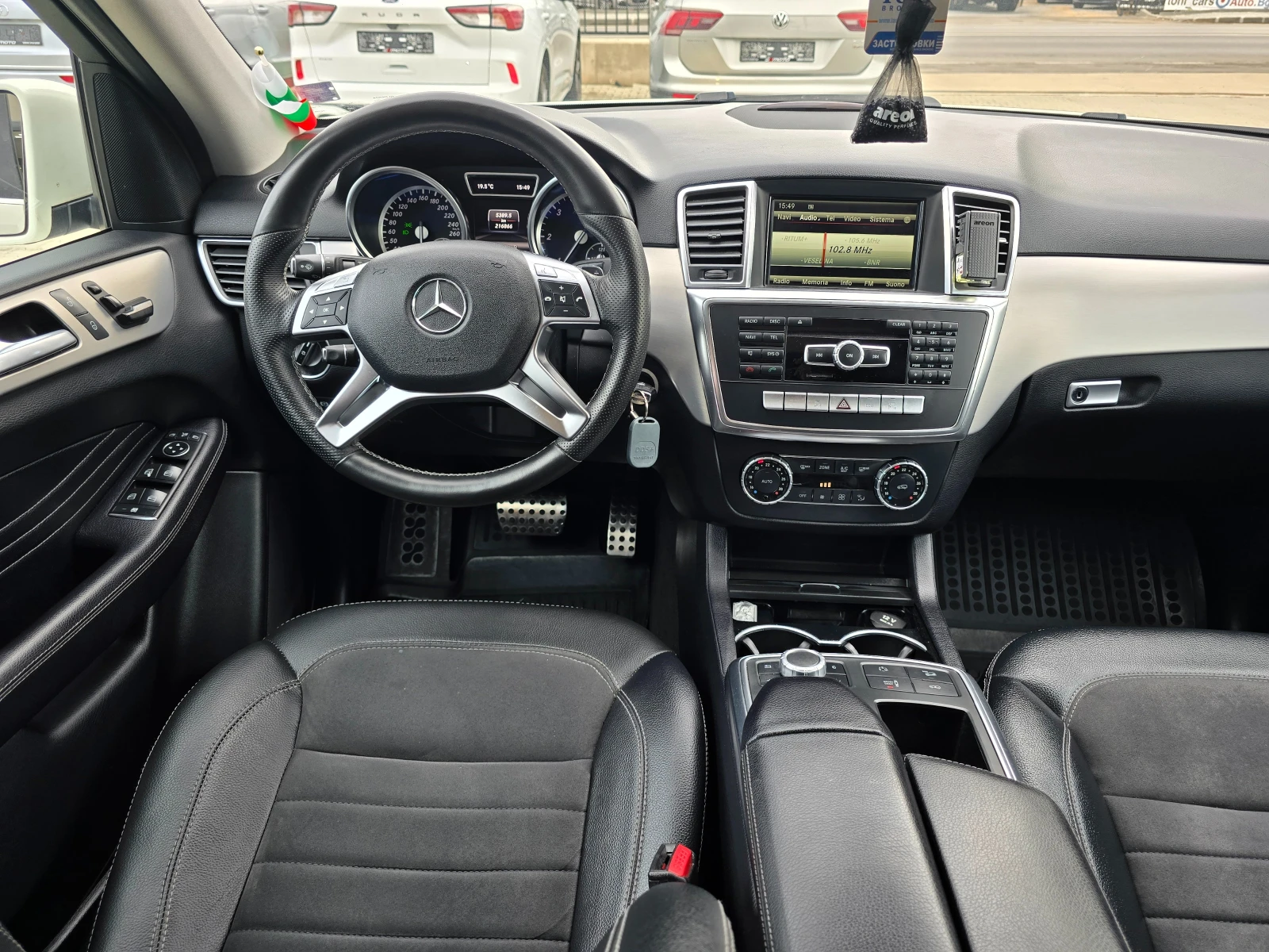 Mercedes-Benz ML 250 AMG-Optik, Pano, 4-matic!, снимка 8 - Автомобили и джипове - 54511130