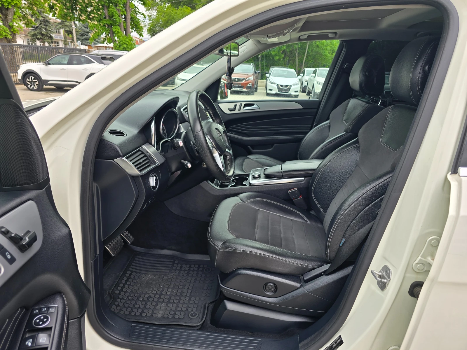 Mercedes-Benz ML 250 AMG-Optik, Pano, 4-matic!, снимка 6 - Автомобили и джипове - 54511130