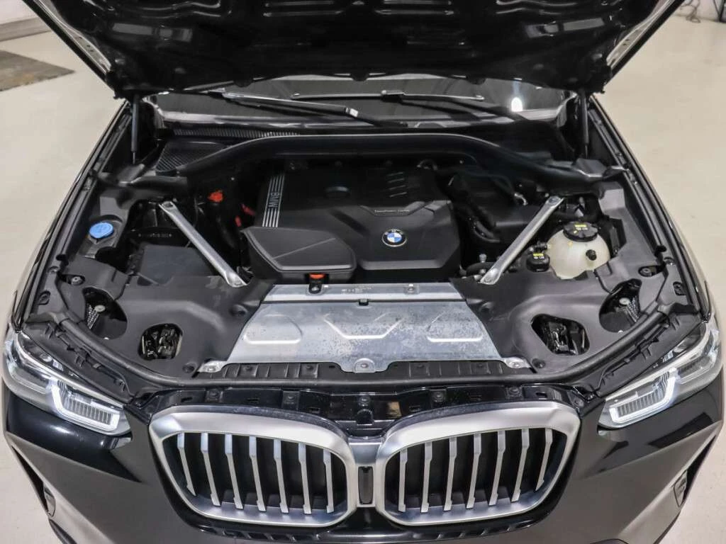 BMW X3 xDrive30i / Premium Essential Pkg / Red Interior /, снимка 11 - Автомобили и джипове - 54931965