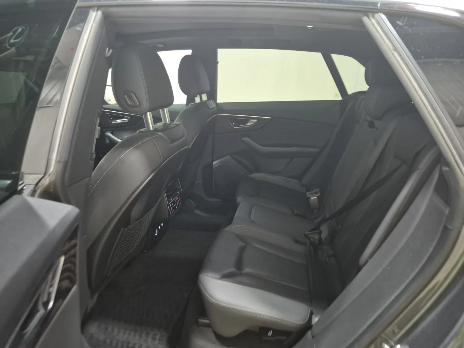 Audi Q8 * PROGRESSIV * CARFAX * ОПЦИЯ ЗА ФИНАНСИРАНЕ , снимка 12 - Автомобили и джипове - 55925888