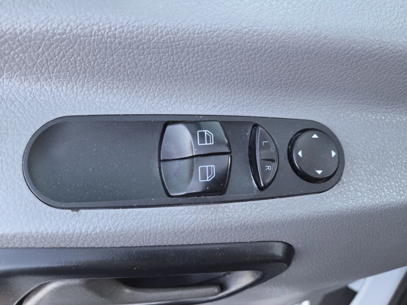 Mercedes-Benz Sprinter 311 CDI, Пътнически, 9 местен, Климатик, снимка 12 - Бусове и автобуси - 52122676